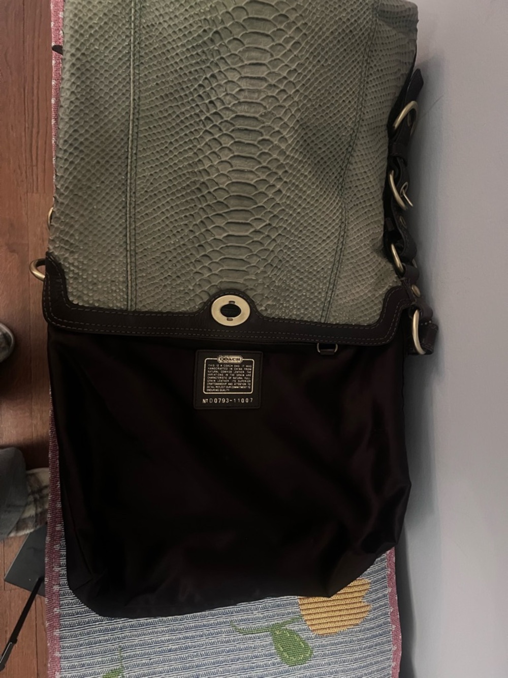 Coach Chelsea Turnlock Light Green Snakeskin Leather Hobo 2007/Y2K - Picture 11 of 14